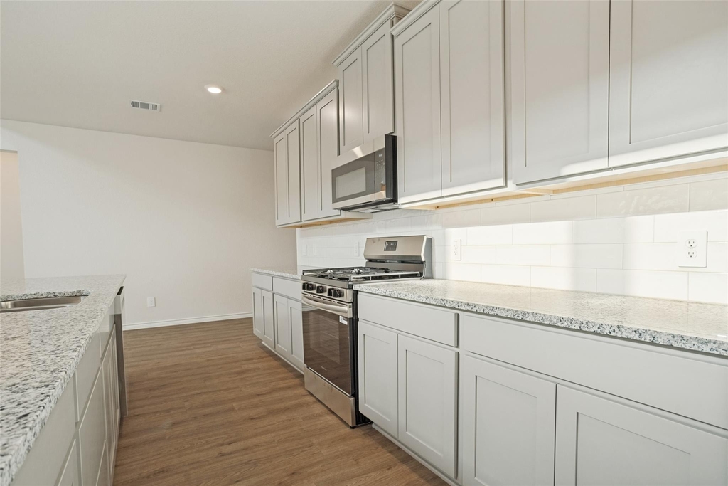 1802 Sabina Drive - Photo 4