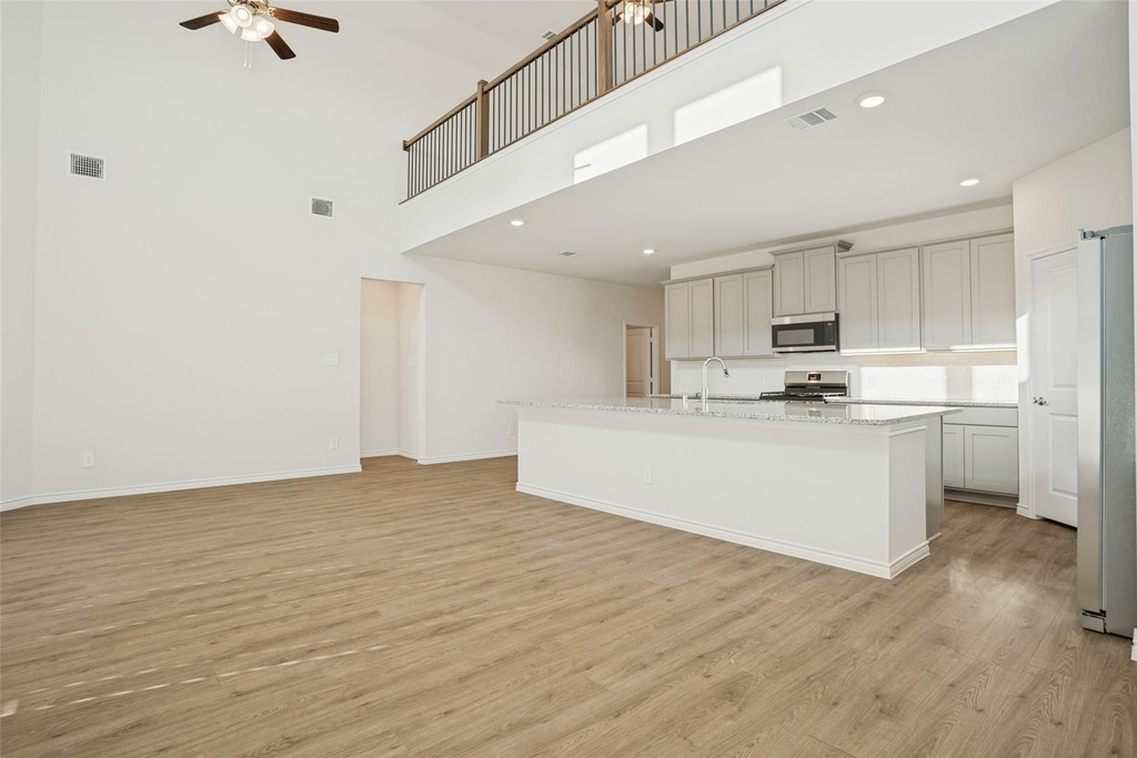 1802 Sabina Drive - Photo 2