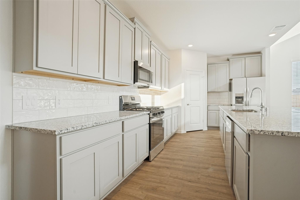 1802 Sabina Drive - Photo 3