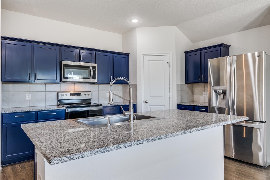 980 Fueller Drive - Photo 8