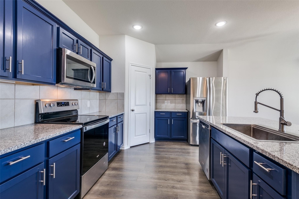 980 Fueller Drive - Photo 9