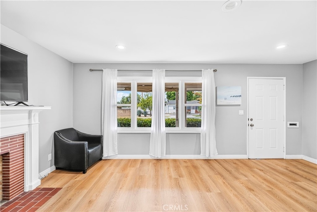 1422 N Sultana - Photo 6
