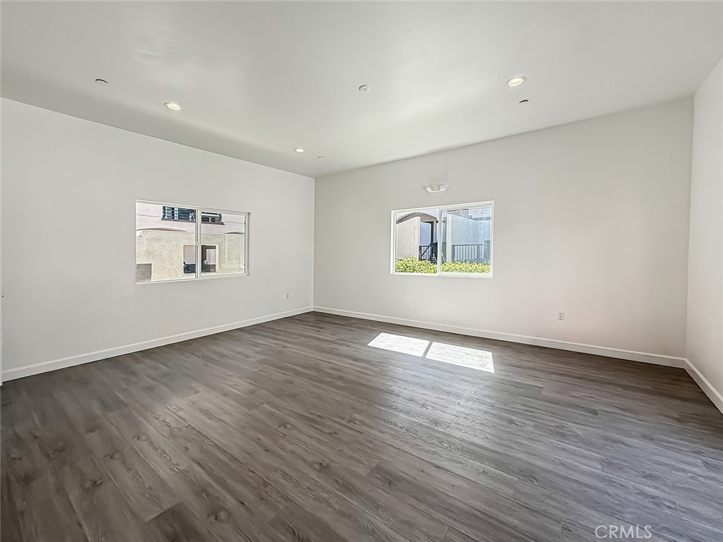 946 Warwick - Photo 61