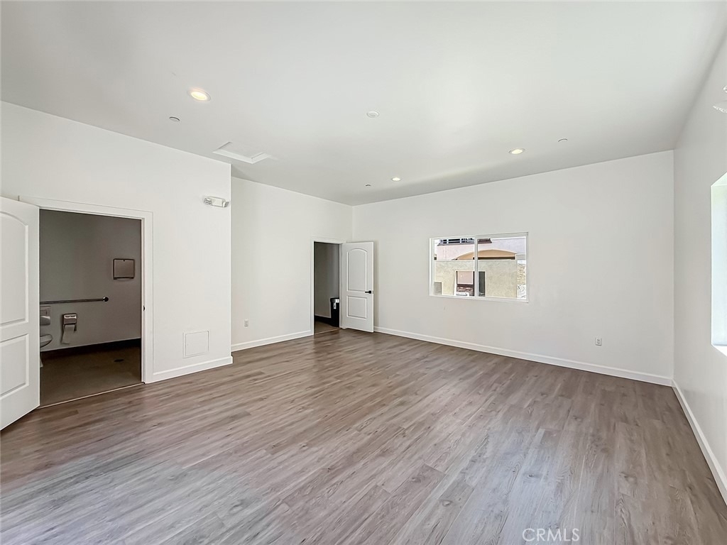 946 Warwick - Photo 59