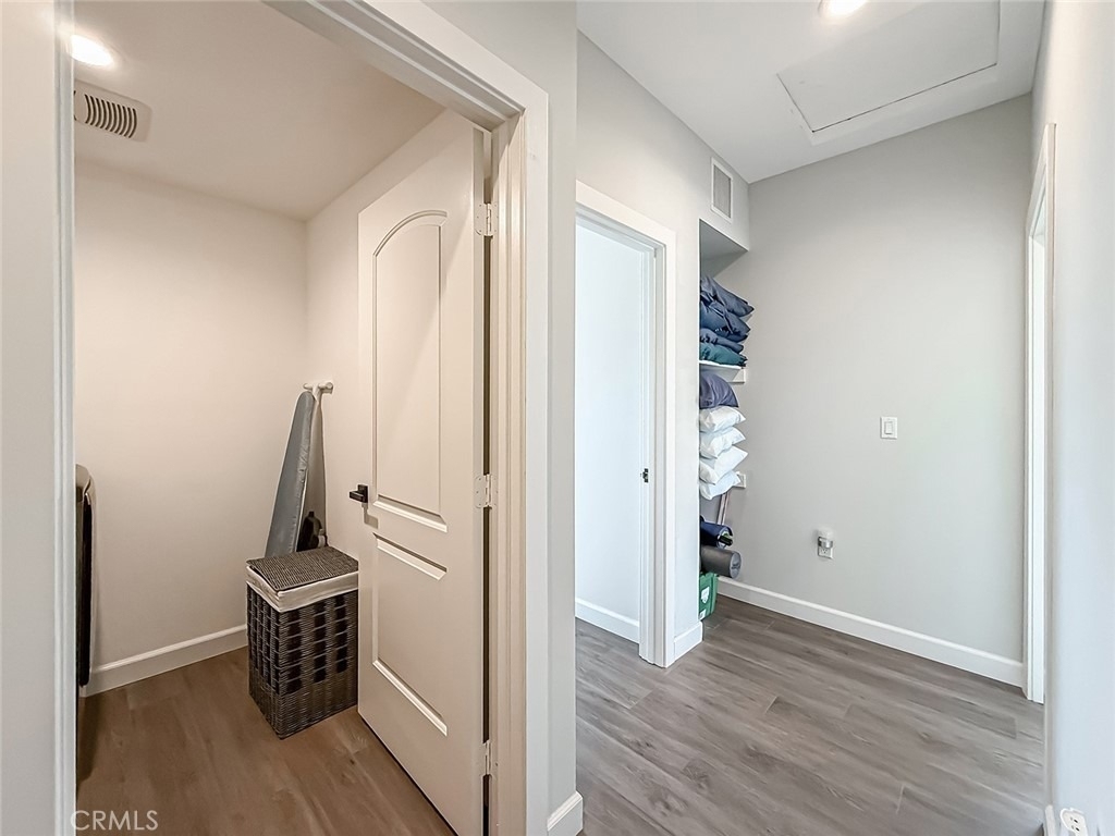 946 Warwick - Photo 31