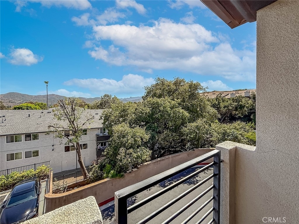 946 Warwick - Photo 39