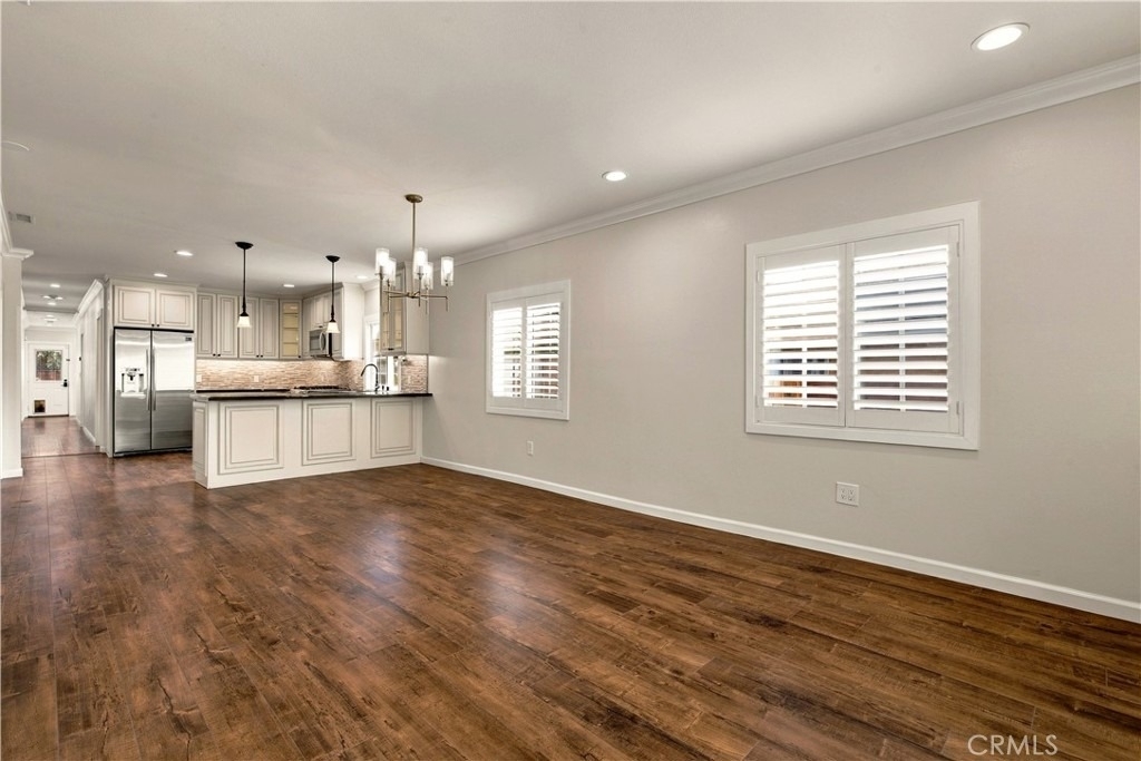 1649 E 43rd - Photo 5