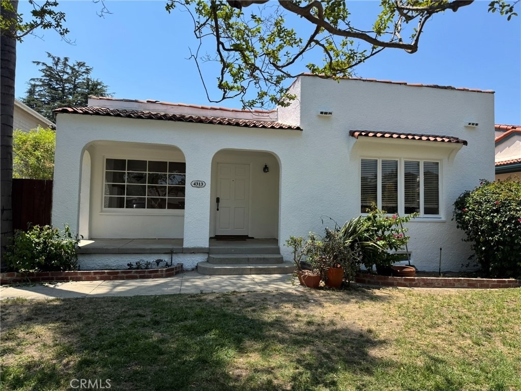 4313 Shadyglade Avenue - Photo 1