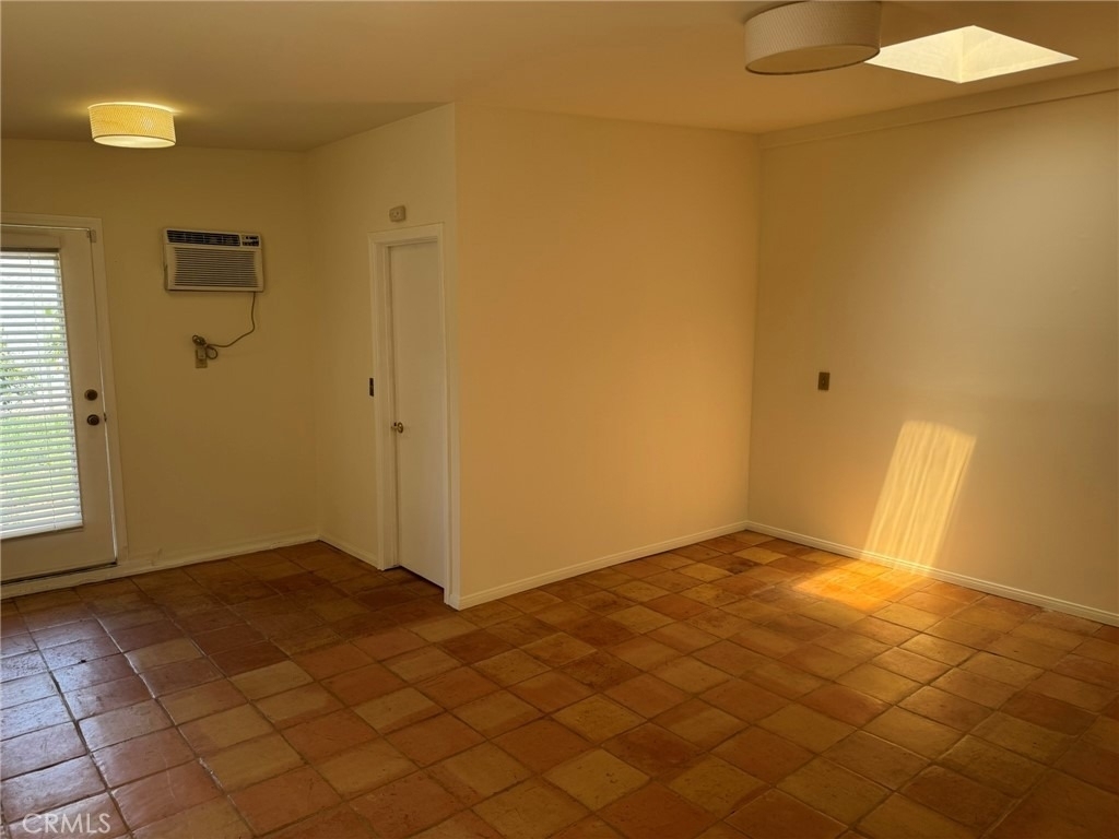 4313 Shadyglade Avenue - Photo 15