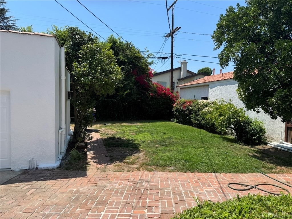 4313 Shadyglade Avenue - Photo 17