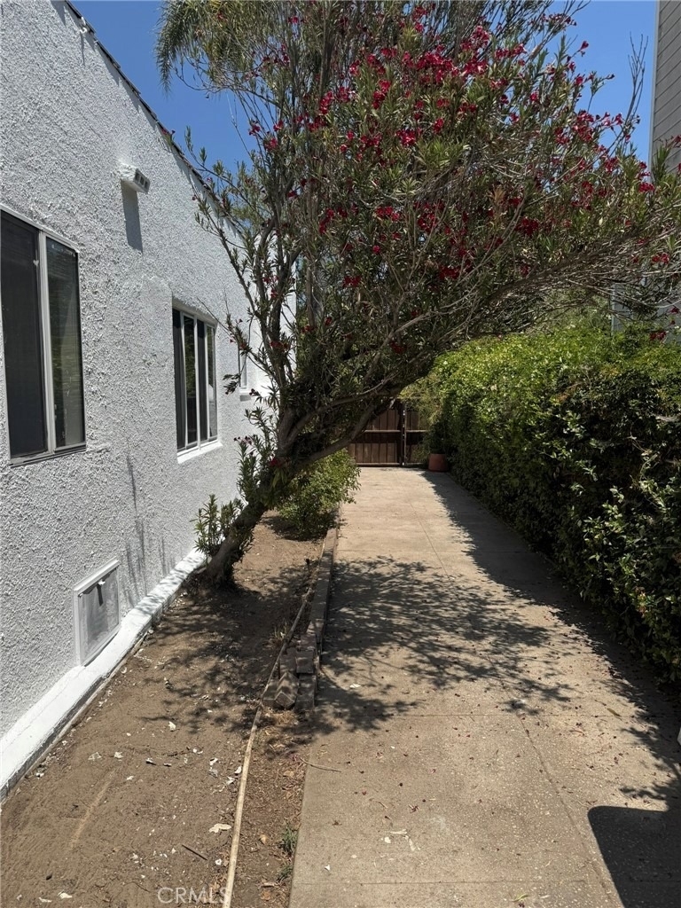 4313 Shadyglade Avenue - Photo 20