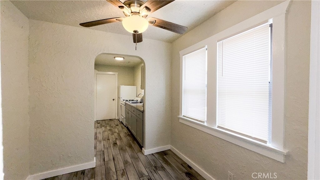 5031 Bakman Avenue - Photo 14