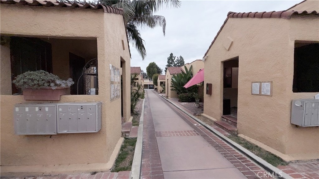 5031 Bakman Avenue - Photo 1