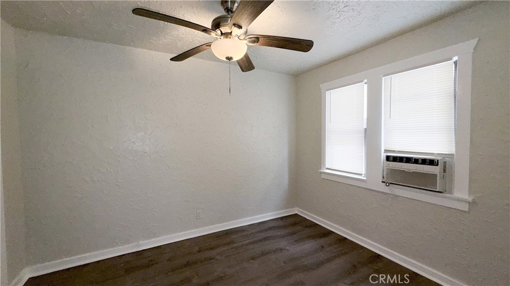 5031 Bakman Avenue - Photo 15