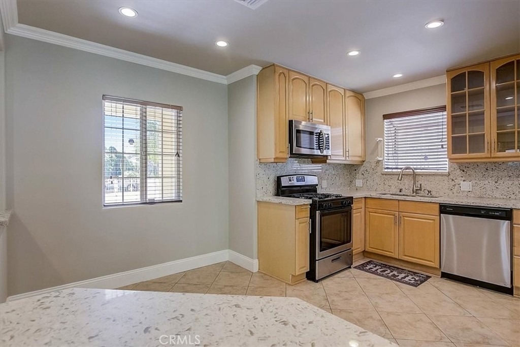 6515 Baird Avenue - Photo 11