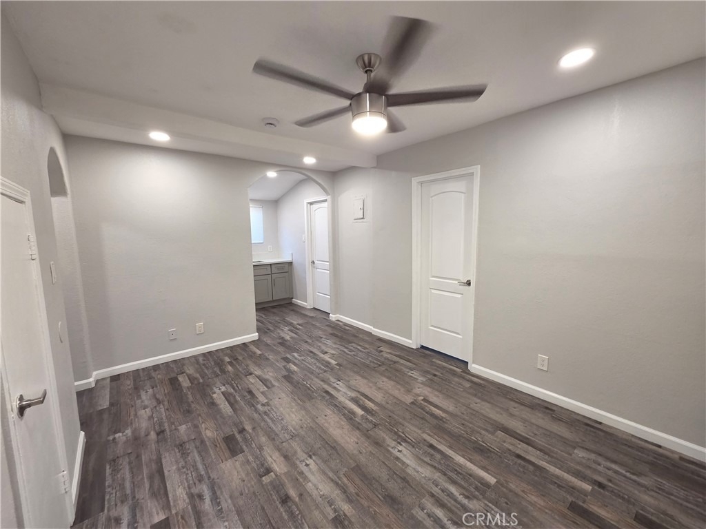 1923 E 6th Street - Photo 1