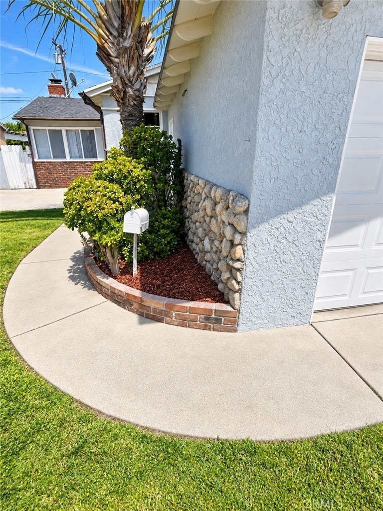 15516 Dartmoor Avenue - Photo 7