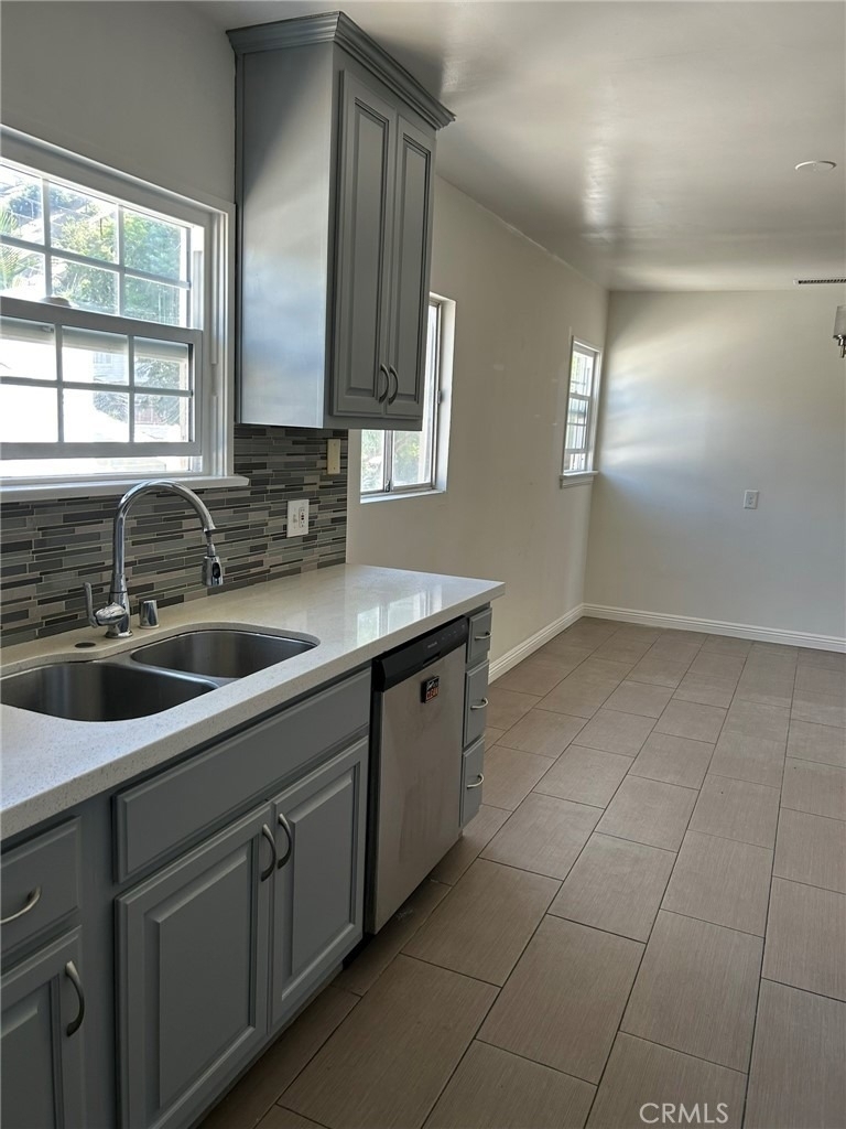 4547 Griffin - Photo 4