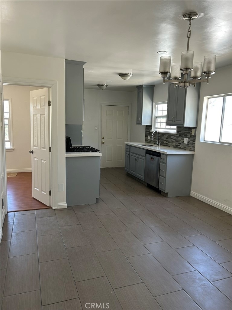 4547 Griffin - Photo 2