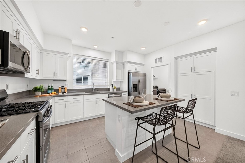 249 N. Magnolia Ave. - Photo 4