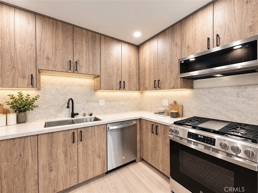 1540 S Beverly Drive - Photo 6