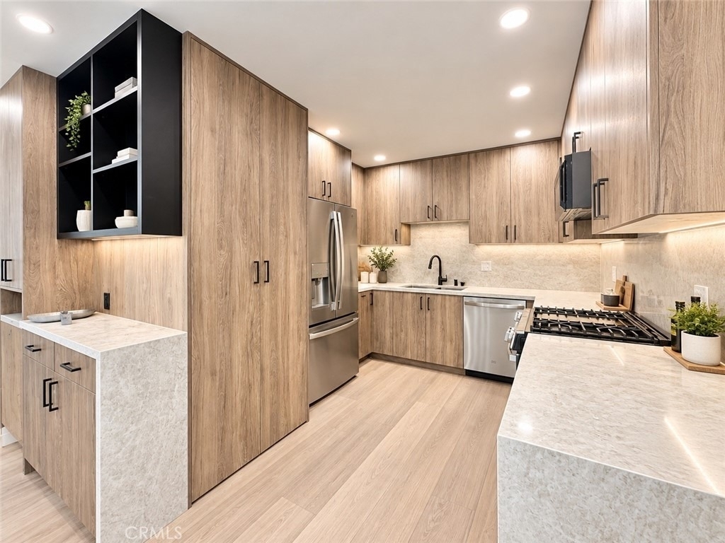 1540 S Beverly Drive - Photo 4