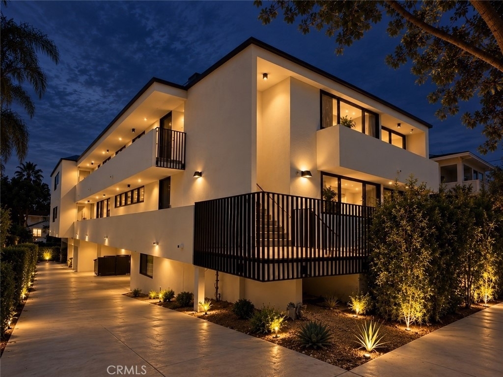 1540 S Beverly Drive - Photo 1