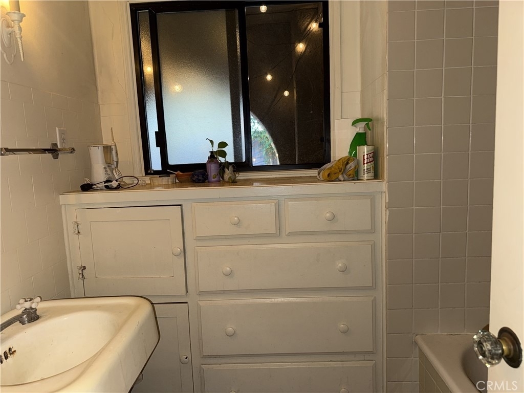 517 Roswell Avenue - Photo 17