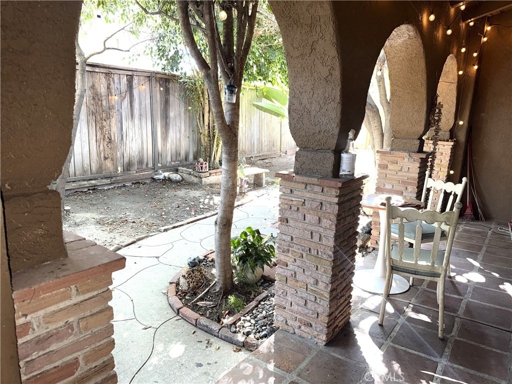 517 Roswell Avenue - Photo 0