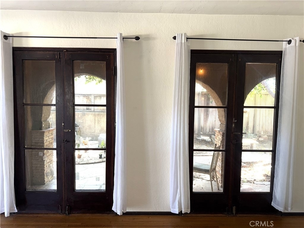 517 Roswell Avenue - Photo 3