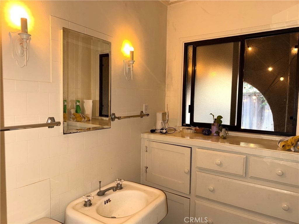 517 Roswell Avenue - Photo 18