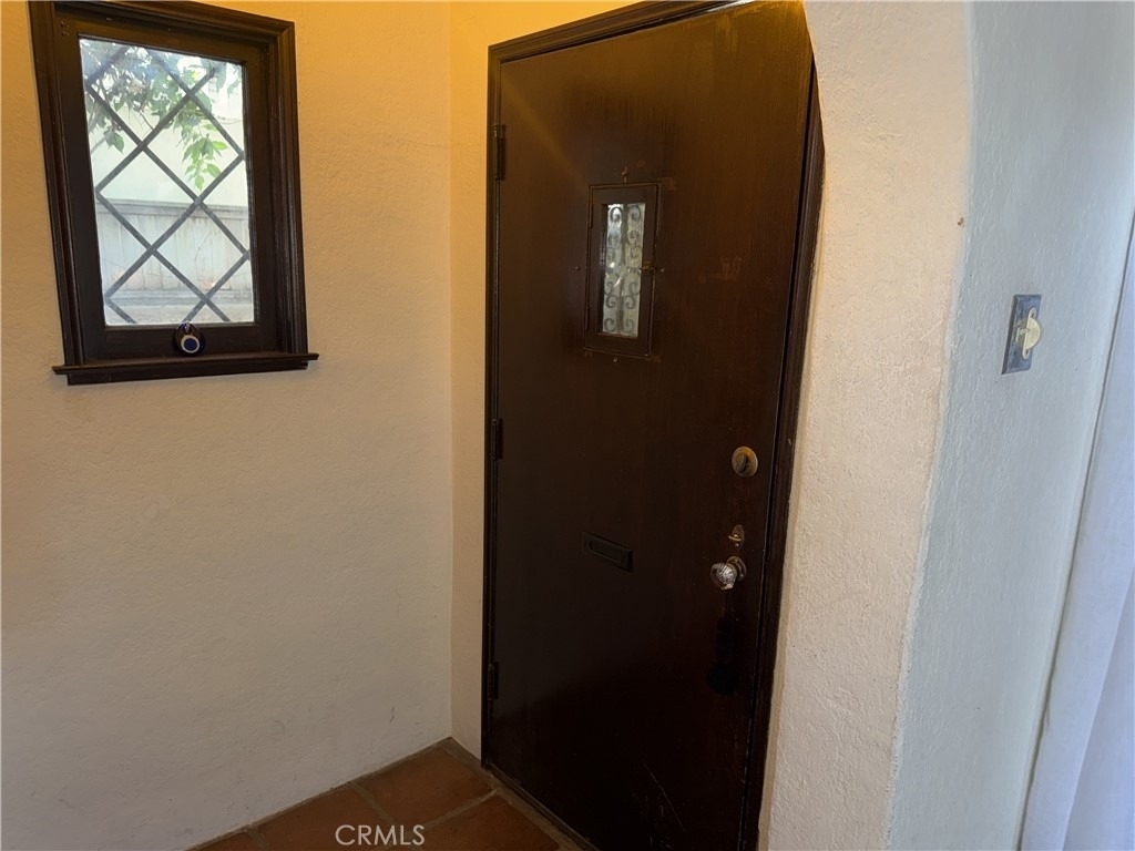 517 Roswell Avenue - Photo 8
