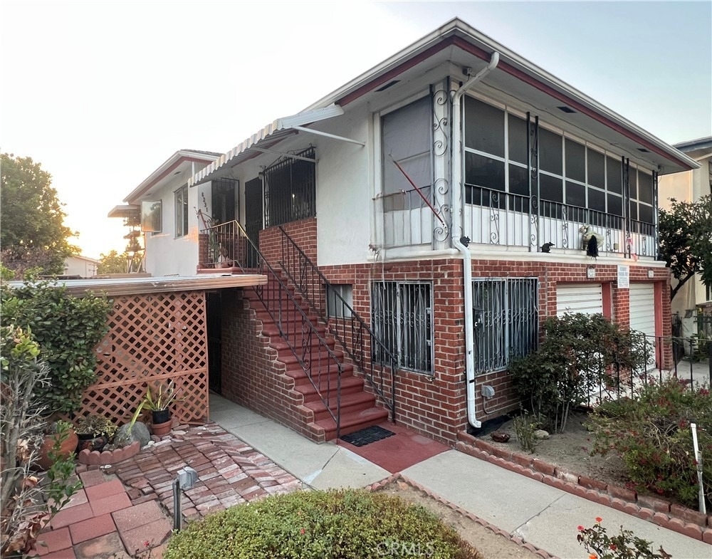 6231 Greenleaf Avenue - Photo 0