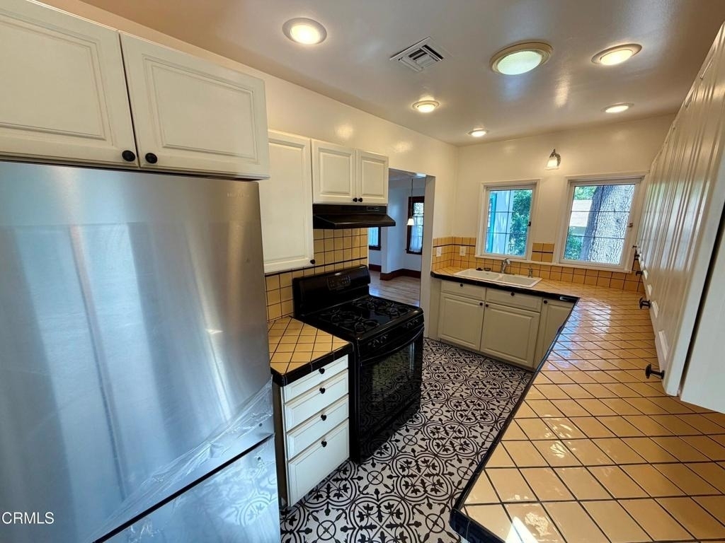 708 Bonita Drive - Photo 9