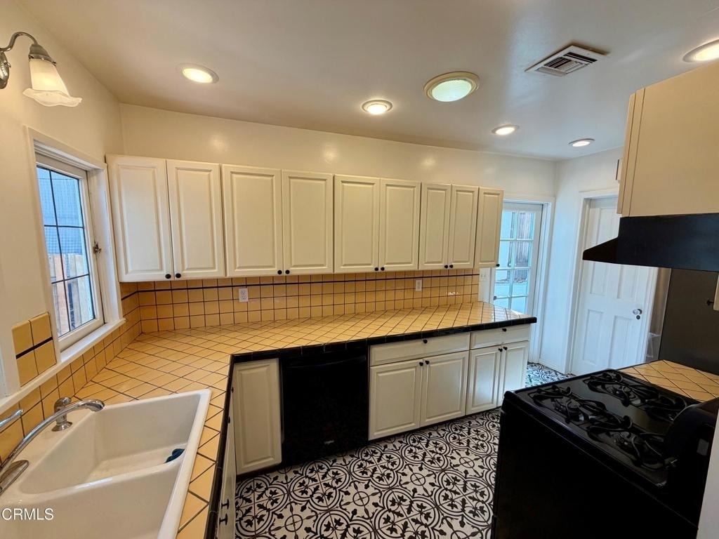 708 Bonita Drive - Photo 8