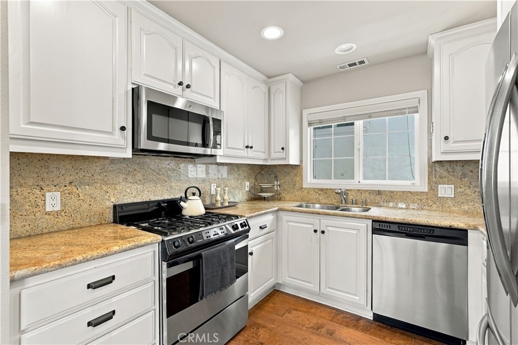 3310 3rd Avenue - Photo 10
