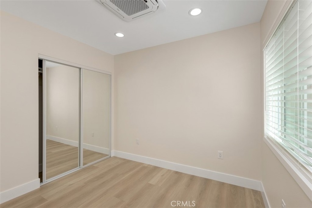 325 N Lee - Photo 12