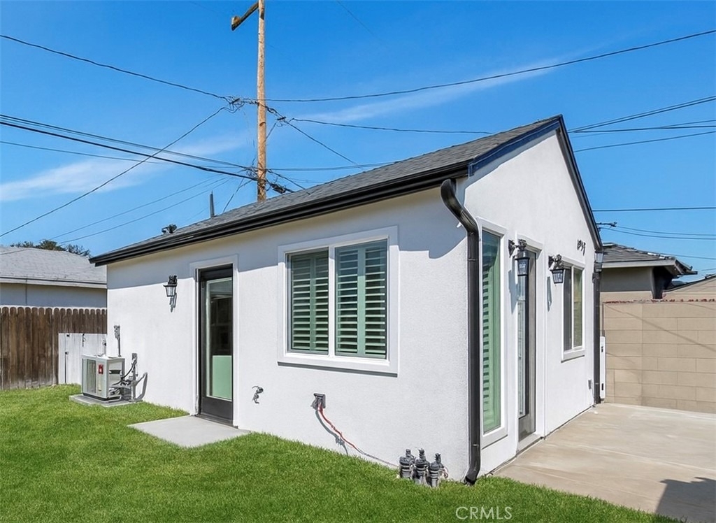 325 N Lee - Photo 2