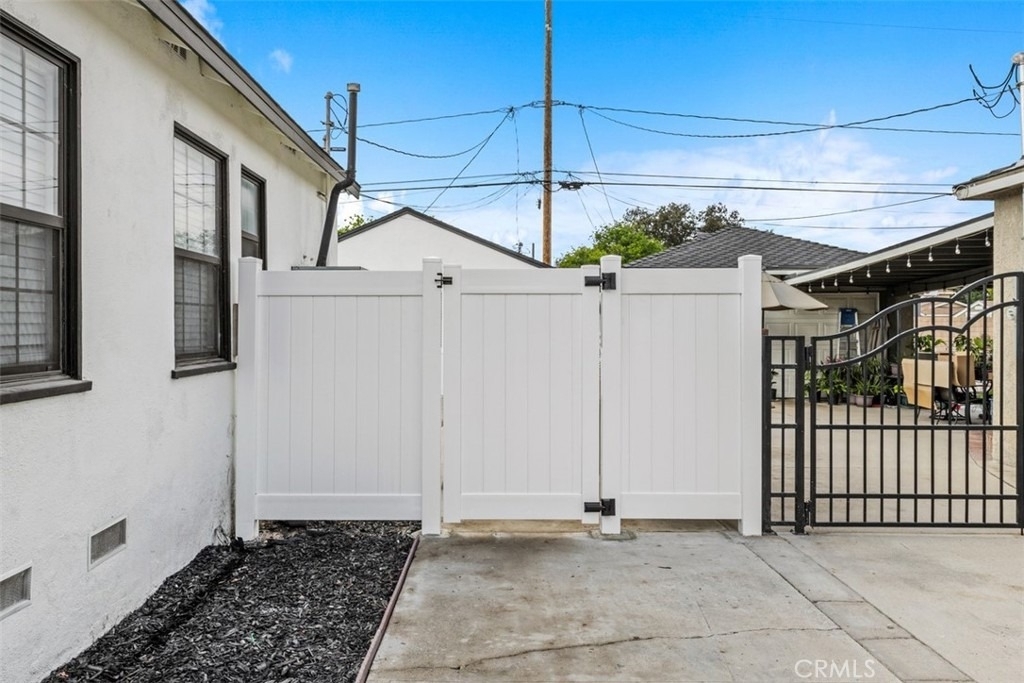 325 N Lee - Photo 4