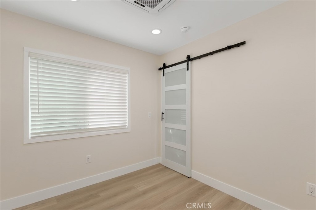 325 N Lee - Photo 13