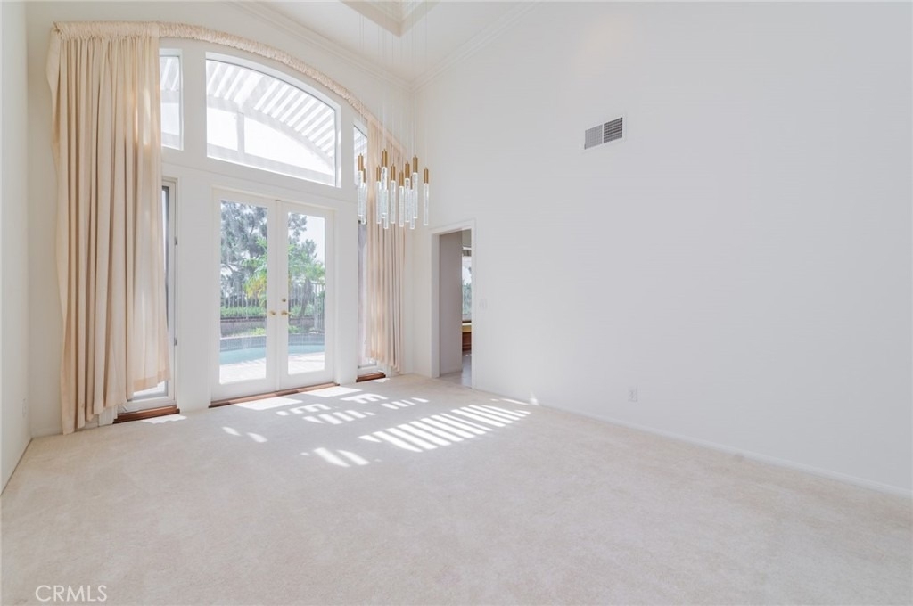 22661 White Oaks - Photo 8