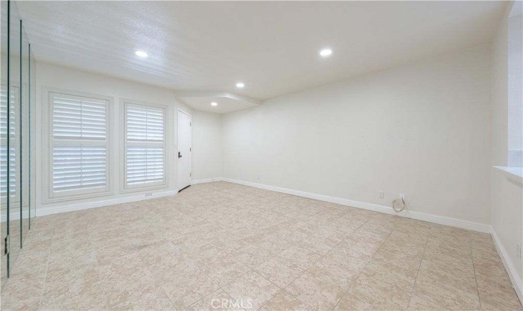 24505 Mozer - Photo 4