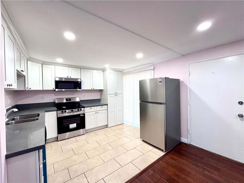 14292 Red Hill Avenue - Photo 4