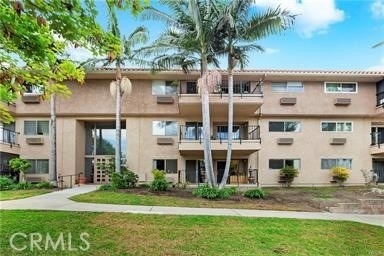 2354 Via Mariposa W - Photo 0