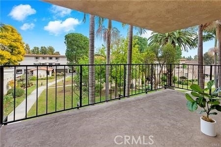 2354 Via Mariposa W - Photo 4