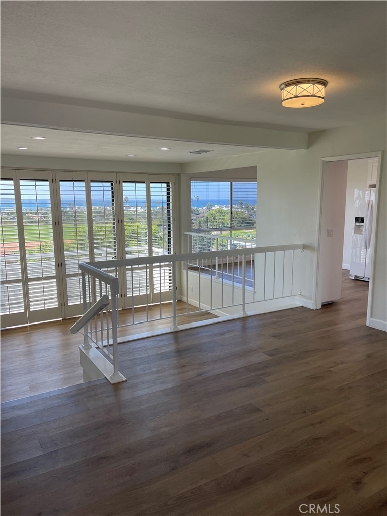 8 Land Fall Court - Photo 2