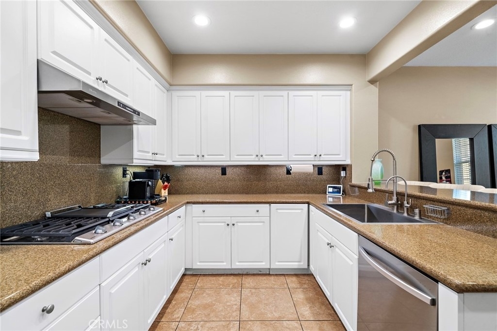 221 Landmark - Photo 14