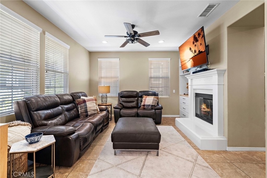 221 Landmark - Photo 6