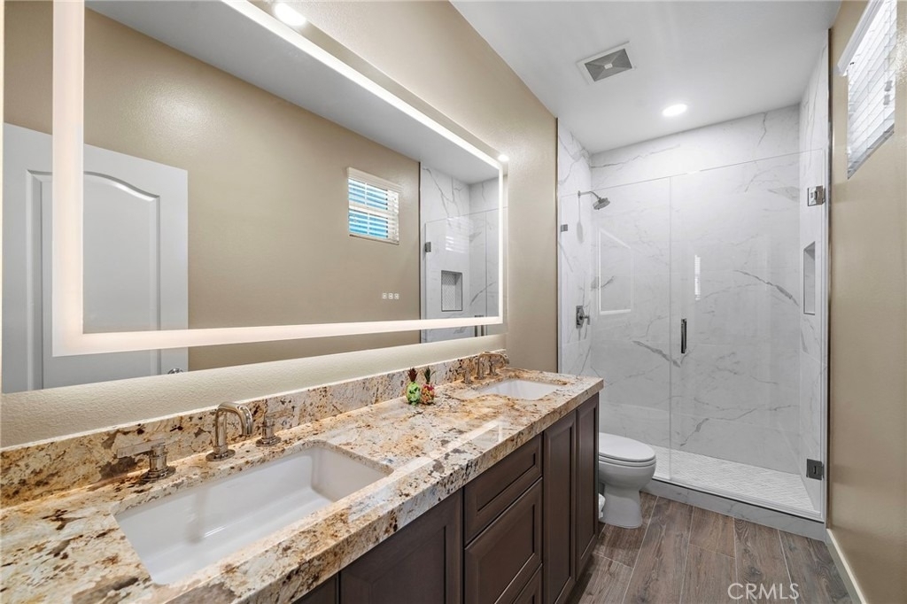 221 Landmark - Photo 22