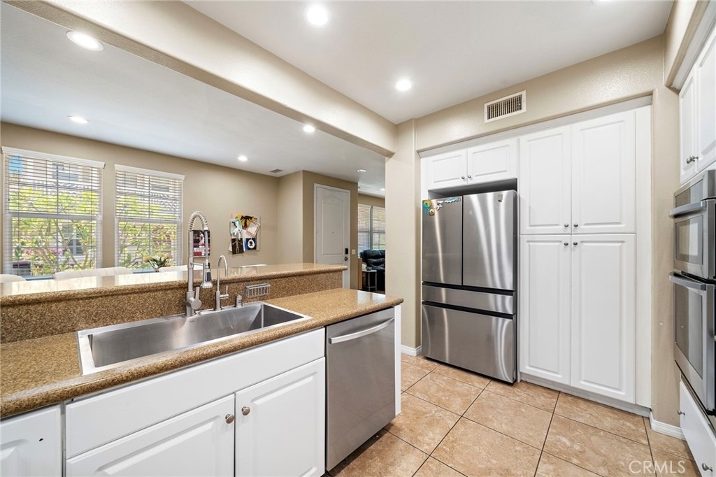 221 Landmark - Photo 16